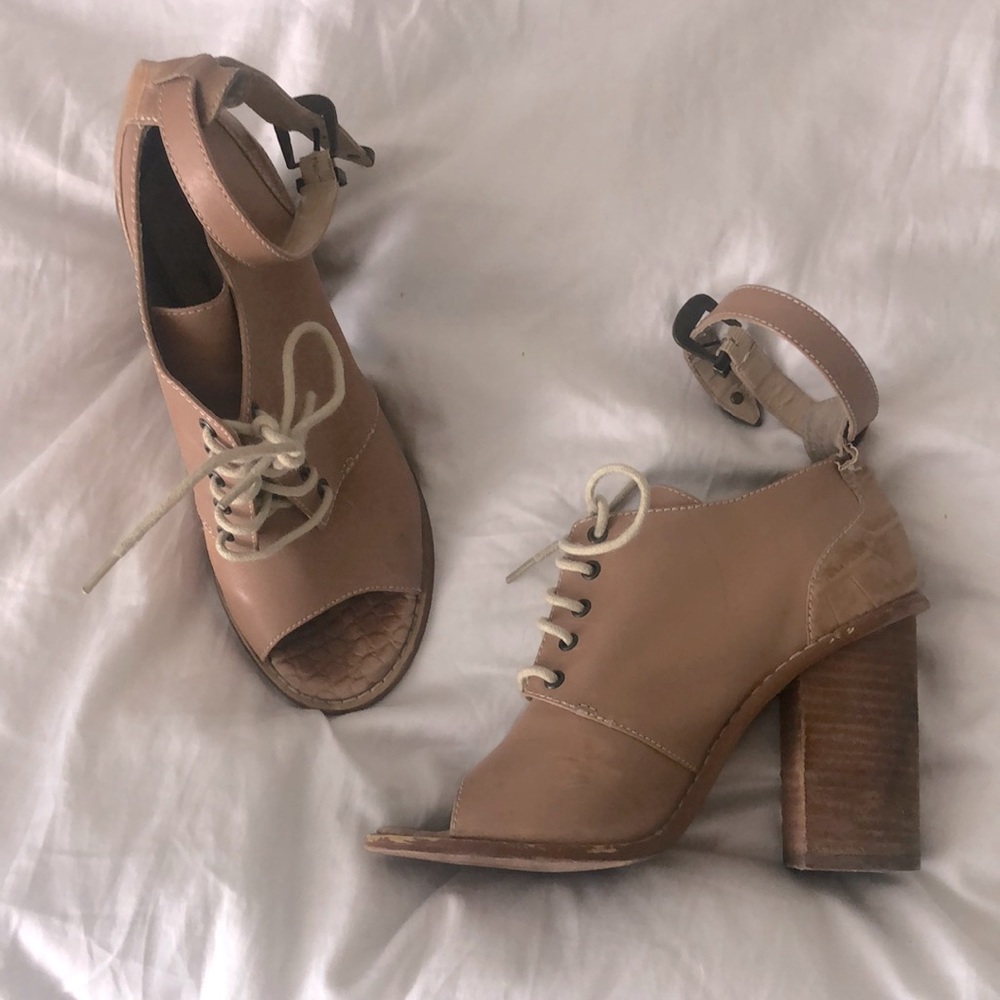 Kelsey dagger heeled bootie